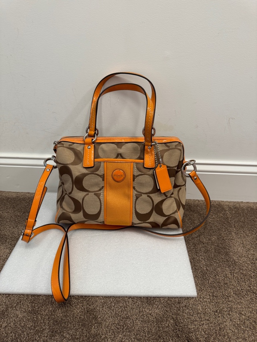 🍊 PRISTINE NWOT Coach Signature Stripe Satchel — Orange Spice